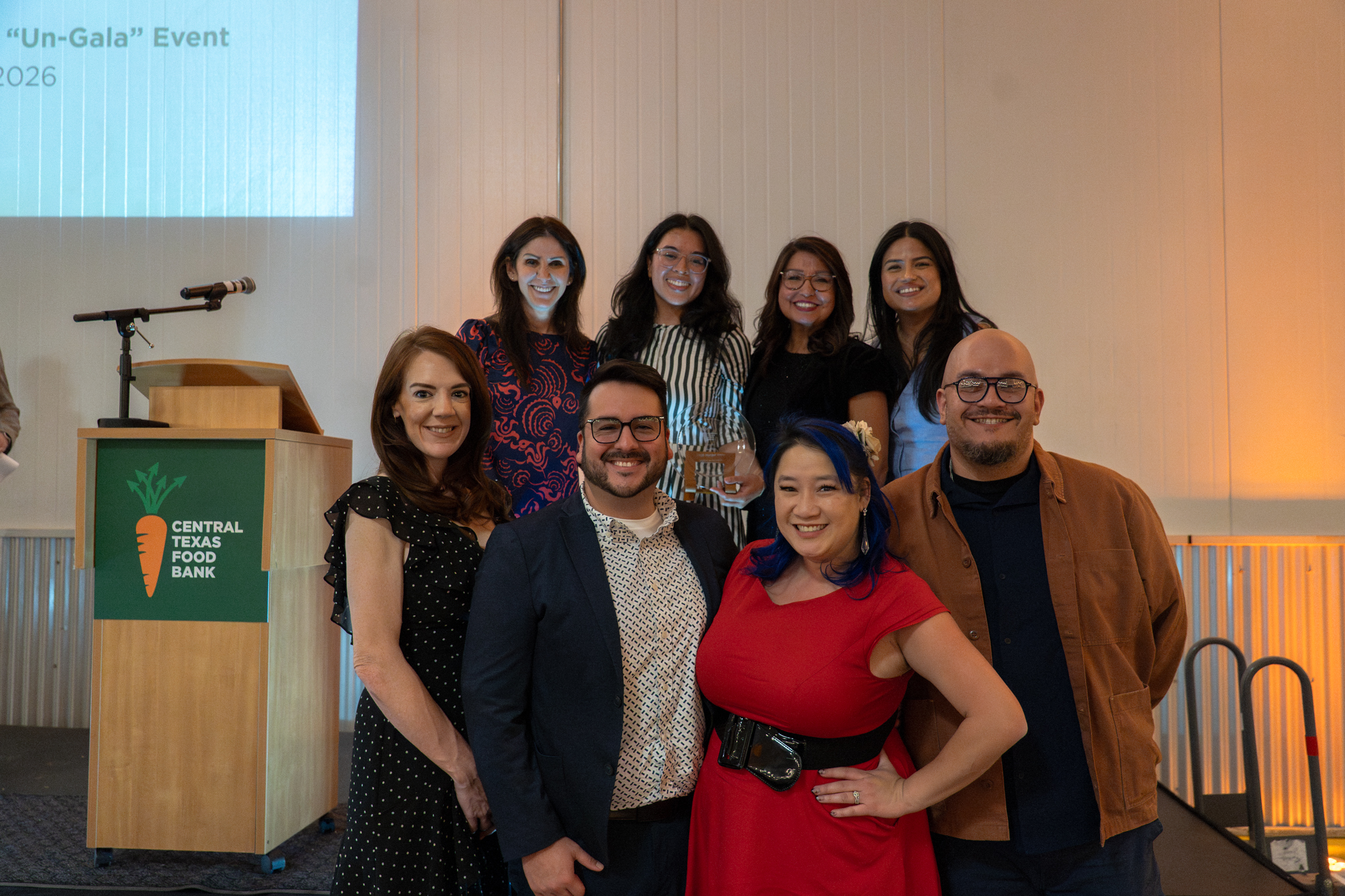 HEB receives Hunger Heroes award.