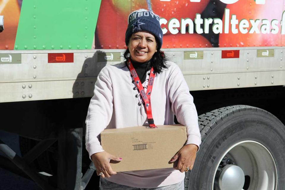 Volunteer Spreads Joy this Holiday Season 