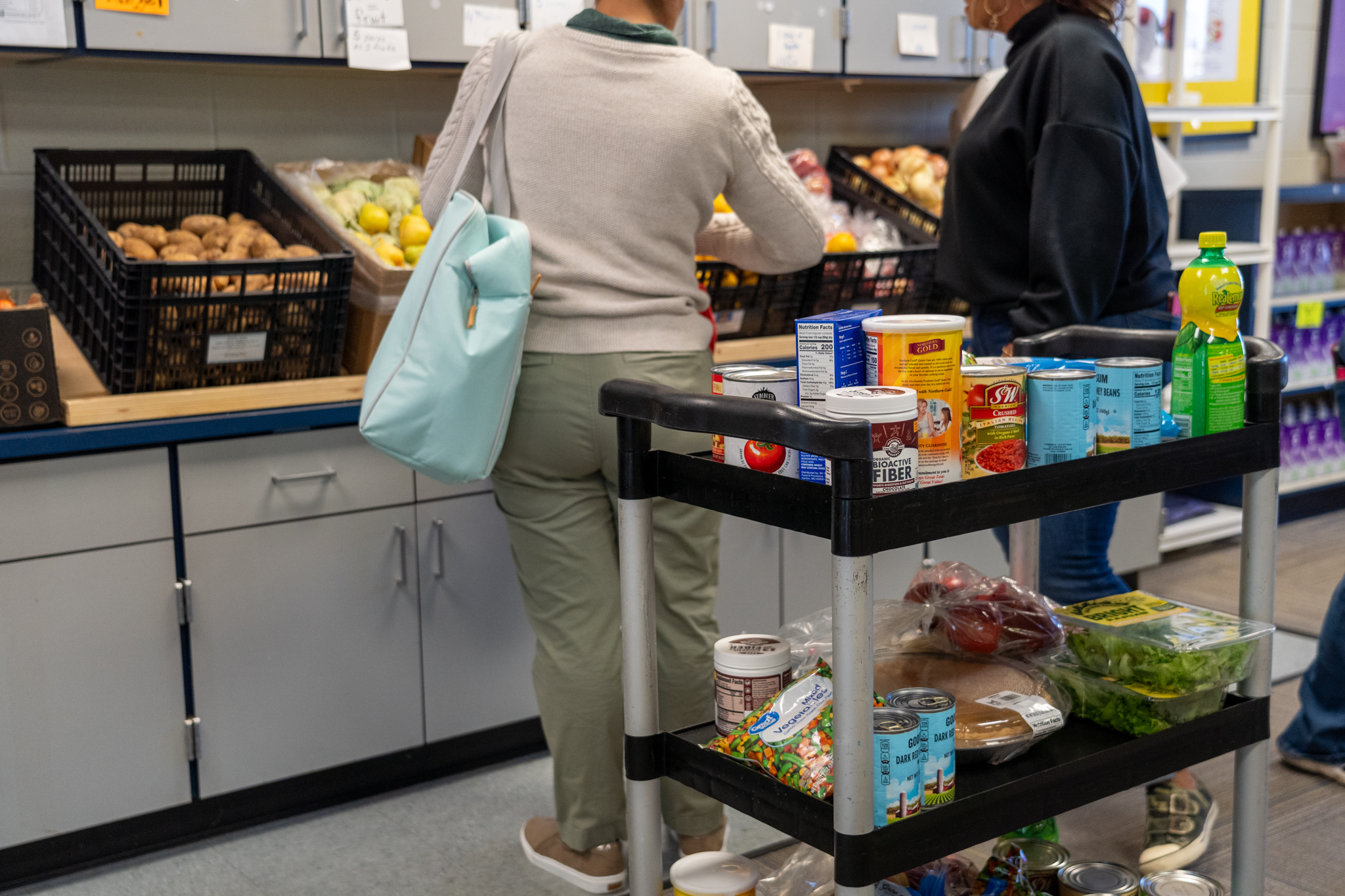 cart with groceries at Gatesville ISD's Stinger Market a CTFB Feeding Futures School Pantry site
