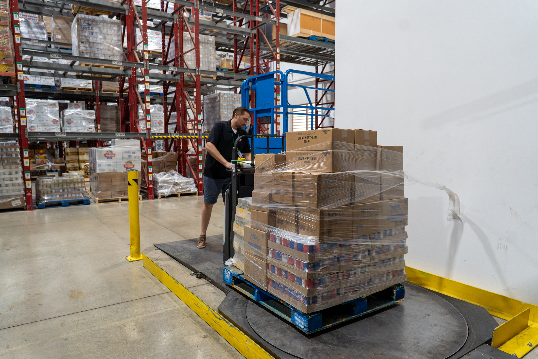 CTFB Warehouse associate in warehouse