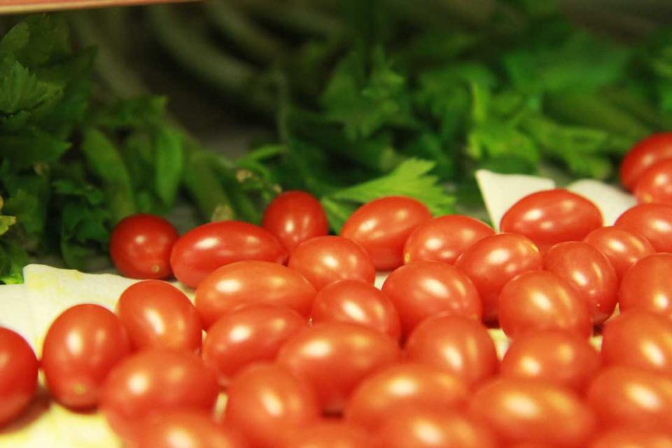 Using New Technology to Connect Hungry Neighbors with Extra Meals